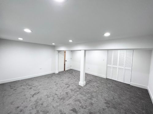 7928 Muskegon Ave, Chicago IL  60617-1423 exterior