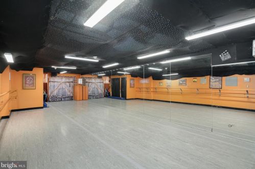 2337 13th St, Philadelphia, PA 19148-1011