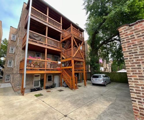 6116 Claremont Ave, Chicago IL  60659-5215 exterior