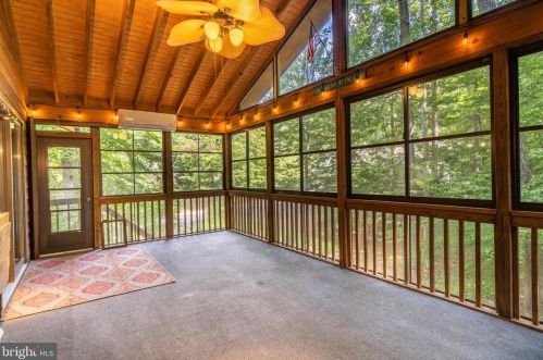 102 Tall Pne Ave, Locust Grove VA 22508-5204 exterior