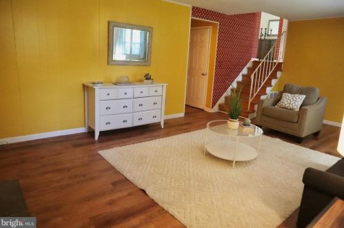 7641 Miller Fall Rd, Rockville MD 20855-1165 exterior