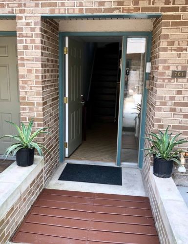 761 Melrose St, Chicago IL  60657-3417 exterior