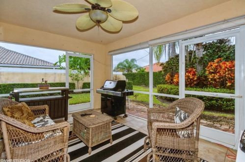 5069 Kingston Way, Naples FL 34119-9542 exterior