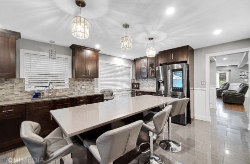 6975 Armitage Ave, Chicago IL 60639-3212 exterior