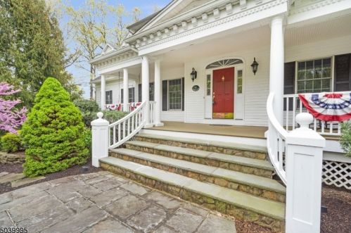 36 Denise Dr, Kinnelon, NJ 07405-2951