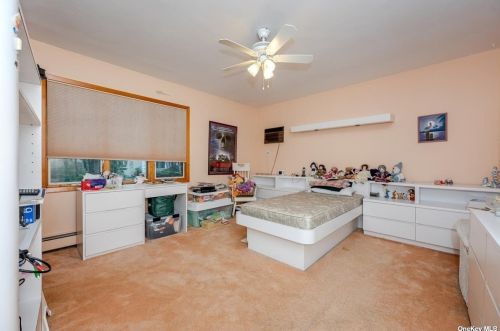 22 Long Acre Ln, Huntington Station NY 11746-7926 exterior