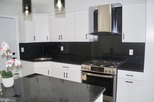 1164 Collings Rd, Camden NJ  08104-3006 exterior