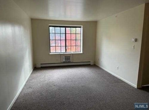 1512 Faulkner Ct, Mahwah NJ  07430-3485 exterior