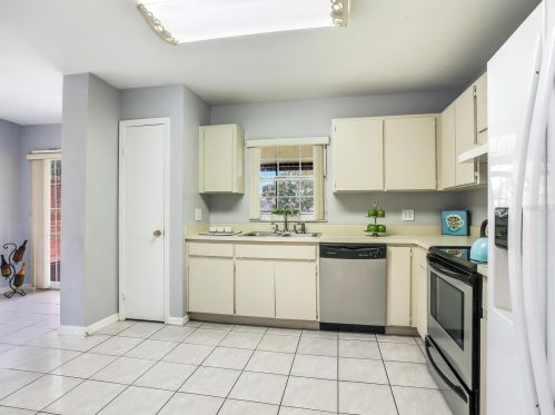 9114 Camino Villa Blvd, Tampa FL 33635-1066 exterior