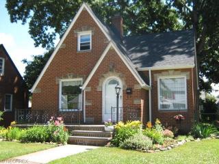 16617 Melgrave Ave, Cleveland OH  44135-4412 exterior