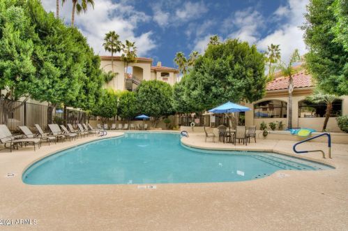 5104 32nd St, Phoenix AZ 85018-1473 exterior