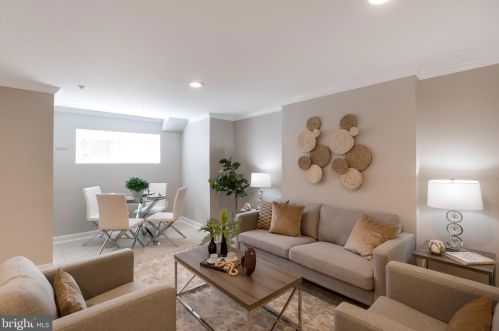 1441 Clifton St, Washington, DC 20009-4544