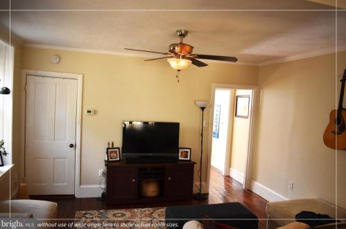 224 Lemonte St, Philadelphia PA 19128-4518 exterior