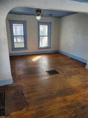 611 Charles Ave, Saint Paul MN 55104-2717 exterior