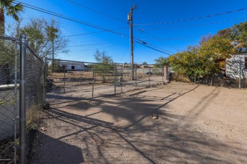 244 24 St, Tucson AZ 85713-1647 exterior