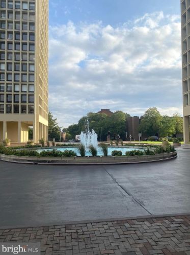 200 Locust St, Philadelphia PA 19106-3915 exterior