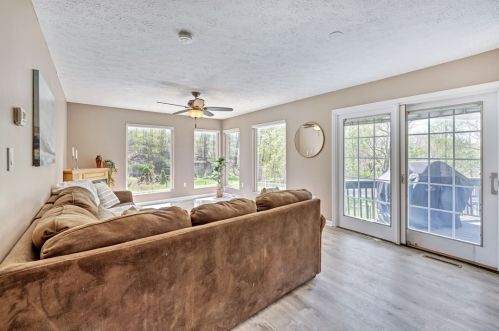 408 Larchmont Ct, Moon Twp PA  15108-9100 exterior