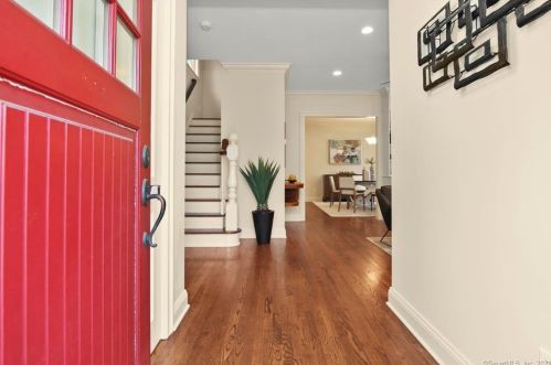 89 Prospect St, Greenwich, CT 06830-6820