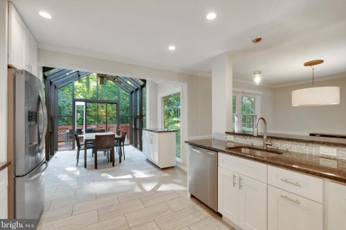 11601 Magruder Ln, Rockville MD 20852-4369 exterior