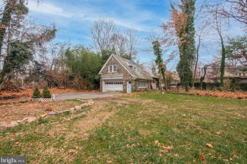 6424 City Ave, Philadelphia PA 19151-2410 exterior