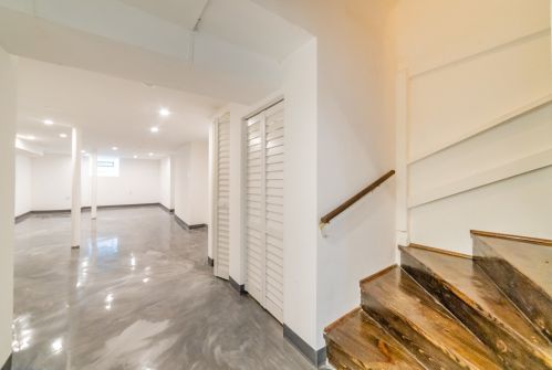 7225 Bennett Ave, Chicago IL  60649-2905 exterior