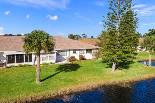 1032 Pheasant Run Dr, Fort Pierce FL  34982-6855 exterior