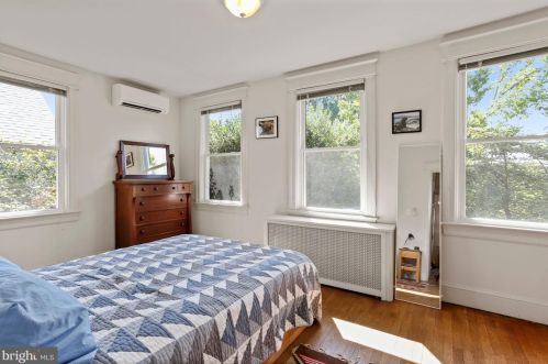 4417 Fessenden St, Washington DC 20016-4243 exterior