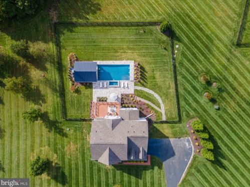 23073 Creighton Farms Dr, Leesburg VA 20175-6491 exterior