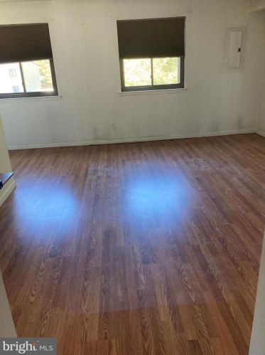 1040 Oakwood Dr, Huntingdon Valley, PA 19006-1731