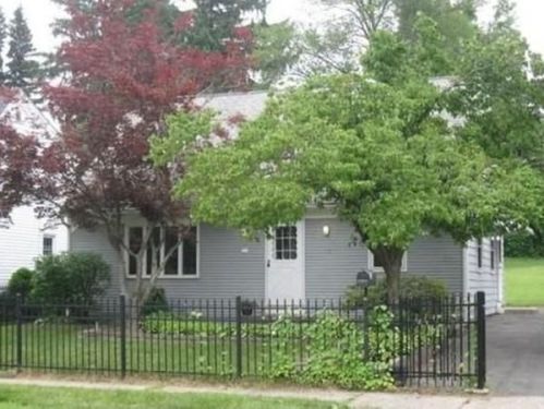 53 Clement St, Springfield, MA 01118-1511