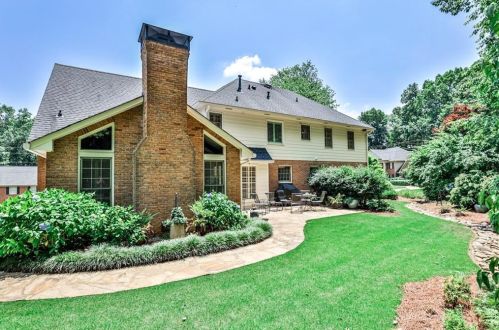 4748 Dunwoody Sta Dr, Atlanta GA 30338-4704 exterior