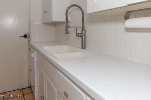 1710 Grant Rd, Tucson AZ 85712-2237 exterior