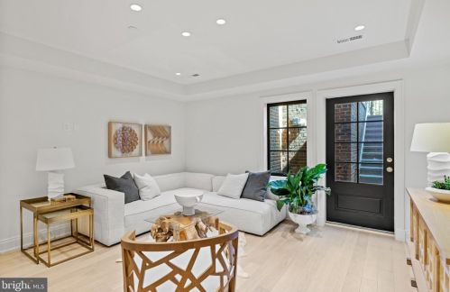 1667 Avon Pl, Washington DC 20007-2959 exterior