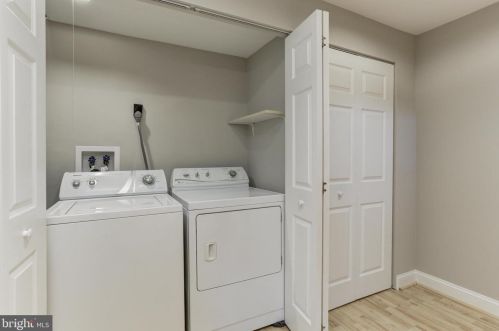 28 Avonshire Ct, Silver Spring MD 20904-6712 exterior