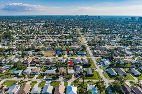 708 100 Ave, Naples FL 34108-2239 exterior