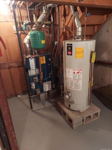 72 Stuart Dr, Poughkeepsie NY 12603-4714 exterior