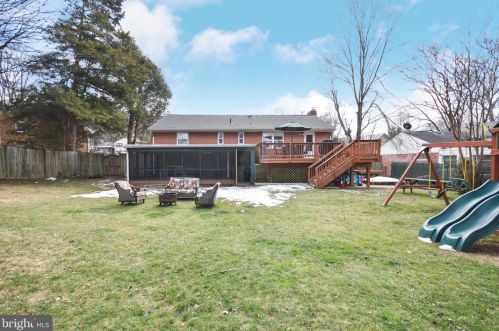 3010 Marl Pat Dr, Alexandria VA 22310-2219 exterior