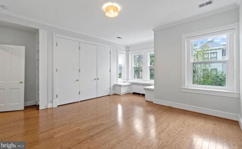 3021 Cambridge Pl, Washington DC  20007-2914 exterior