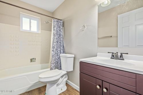 9040 40 Dr, Phoenix AZ 85019-2013 exterior