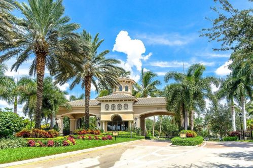 7096 Corning Cir, Boynton Beach FL 33437-3986 exterior