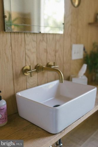 460 New Dorwart St, Lancaster PA 17603-5220 exterior