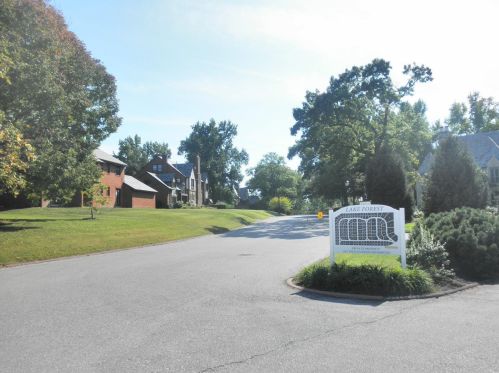 19 Lk Frst Dr, Saint Louis MO 63117-1304 exterior