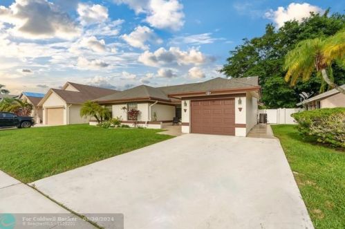 22662 Pickerel Cir, Boca Raton, FL 33428-4601