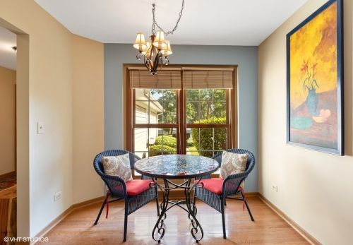 782 Regency Park Dr, Bull Valley, IL 60014-8594