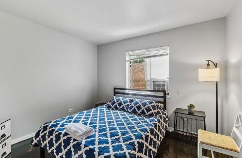 1312 Greenfield Ave, Waukegan IL 60085-7813 exterior