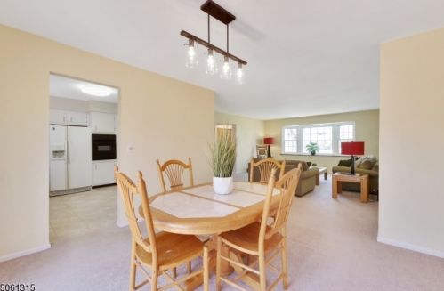 28 Janet Ln, Berkeley Heights NJ 07922-2417 exterior