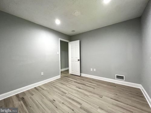 5910 Brookview Dr, Alexandria VA 22310-1819 exterior