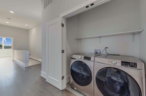 5307 Mcvicker Ave, Chicago IL 60630-1922 exterior