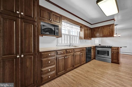 214 Charles St, Hanover PA 17331-2204 exterior