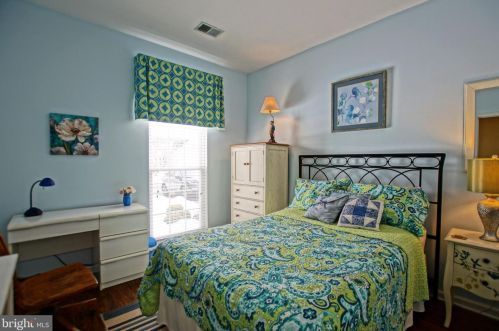 6 Amberwood Way, Lewes DE 19958-9468 exterior